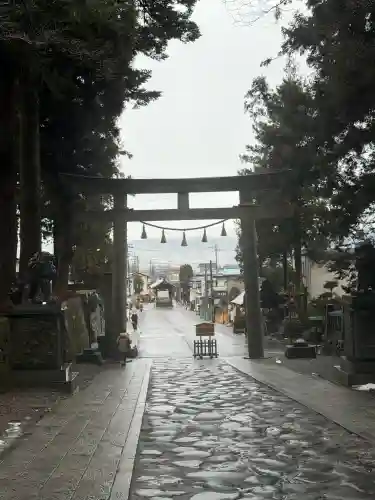諏訪大社下社春宮の{uncategorized: "未分類", other: "その他", undefined: "問題あり", building: "その他建物", grave: "お墓", sacred_gate: "鳥居", guardian: "狛犬", statue: "像", buddha: "仏像", history: "歴史", nature: "自然", garden: "庭園", animal: "動物", pagoda: "塔", temizu: "手水舎", mountain_gate: "山門・神門", sanctuary: "本殿・本堂", subordinate: "末社・摂社", art: "芸術", scenery: "景色", jizo: "地蔵", ema: "絵馬", goshuin: "御朱印", omikuji: "おみくじ", items: "授与品その他", amulet: "お守り", goshuincho: "御朱印帳", eats: "食事", festival: "お祭り", votive_dance: "神楽", shichigosan: "七五三参", wedding: "結婚式", experience: "体験その他", initially: "初詣", around: "周辺", anti_infection: "感染症対策"}