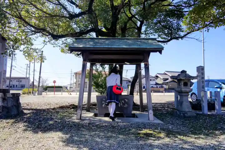 神明社(市子神明社)の{uncategorized: "未分類", other: "その他", undefined: "問題あり", building: "その他建物", grave: "お墓", sacred_gate: "鳥居", guardian: "狛犬", statue: "像", buddha: "仏像", history: "歴史", nature: "自然", garden: "庭園", animal: "動物", pagoda: "塔", temizu: "手水舎", mountain_gate: "山門・神門", sanctuary: "本殿・本堂", subordinate: "末社・摂社", art: "芸術", scenery: "景色", jizo: "地蔵", ema: "絵馬", goshuin: "御朱印", omikuji: "おみくじ", items: "授与品その他", amulet: "お守り", goshuincho: "御朱印帳", eats: "食事", festival: "お祭り", votive_dance: "神楽", shichigosan: "七五三参", wedding: "結婚式", experience: "体験その他", initially: "初詣", around: "周辺", anti_infection: "感染症対策"}
