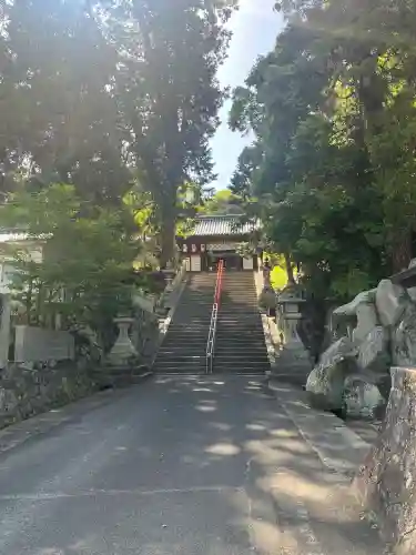 吉備津神社の{uncategorized: "未分類", other: "その他", undefined: "問題あり", building: "その他建物", grave: "お墓", sacred_gate: "鳥居", guardian: "狛犬", statue: "像", buddha: "仏像", history: "歴史", nature: "自然", garden: "庭園", animal: "動物", pagoda: "塔", temizu: "手水舎", mountain_gate: "山門・神門", sanctuary: "本殿・本堂", subordinate: "末社・摂社", art: "芸術", scenery: "景色", jizo: "地蔵", ema: "絵馬", goshuin: "御朱印", omikuji: "おみくじ", items: "授与品その他", amulet: "お守り", goshuincho: "御朱印帳", eats: "食事", festival: "お祭り", votive_dance: "神楽", shichigosan: "七五三参", wedding: "結婚式", experience: "体験その他", initially: "初詣", around: "周辺", anti_infection: "感染症対策"}