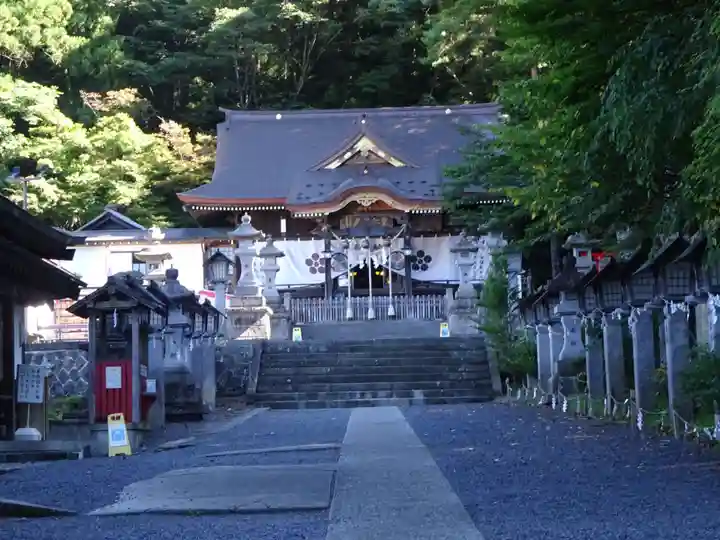 南湖神社の本殿・本堂