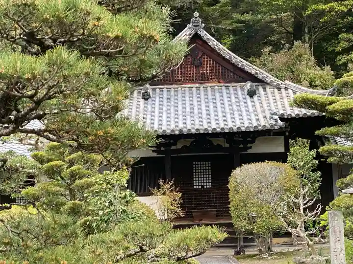 東大寺真言院の{uncategorized: "未分類", other: "その他", undefined: "問題あり", building: "その他建物", grave: "お墓", sacred_gate: "鳥居", guardian: "狛犬", statue: "像", buddha: "仏像", history: "歴史", nature: "自然", garden: "庭園", animal: "動物", pagoda: "塔", temizu: "手水舎", mountain_gate: "山門・神門", sanctuary: "本殿・本堂", subordinate: "末社・摂社", art: "芸術", scenery: "景色", jizo: "地蔵", ema: "絵馬", goshuin: "御朱印", omikuji: "おみくじ", items: "授与品その他", amulet: "お守り", goshuincho: "御朱印帳", eats: "食事", festival: "お祭り", votive_dance: "神楽", shichigosan: "七五三参", wedding: "結婚式", experience: "体験その他", initially: "初詣", around: "周辺", anti_infection: "感染症対策"}