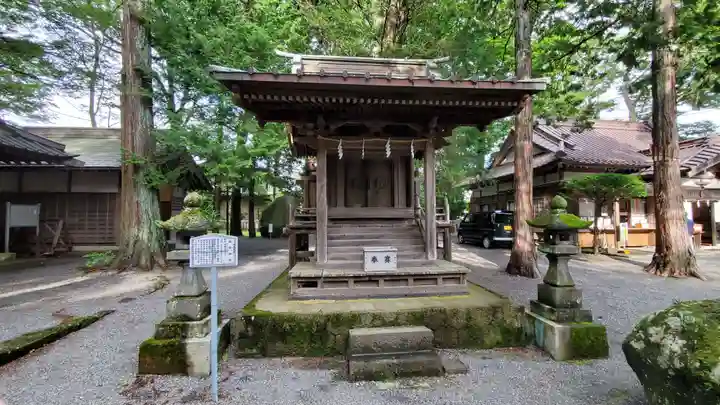 淺間神社(忍野八海)の末社・摂社