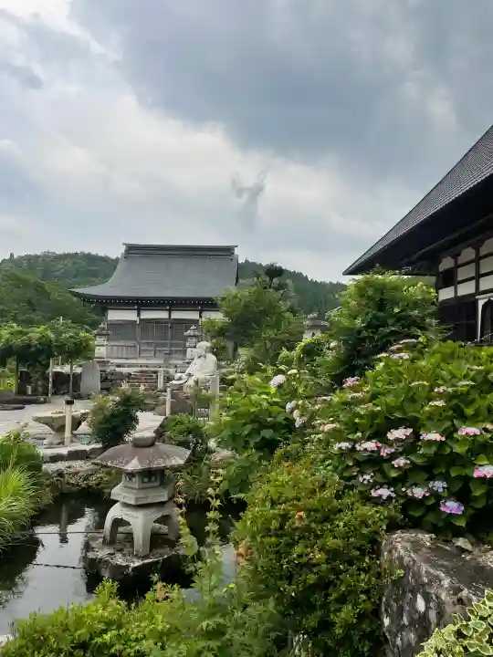 全長寺の{uncategorized: "未分類", other: "その他", undefined: "問題あり", building: "その他建物", grave: "お墓", sacred_gate: "鳥居", guardian: "狛犬", statue: "像", buddha: "仏像", history: "歴史", nature: "自然", garden: "庭園", animal: "動物", pagoda: "塔", temizu: "手水舎", mountain_gate: "山門・神門", sanctuary: "本殿・本堂", subordinate: "末社・摂社", art: "芸術", scenery: "景色", jizo: "地蔵", ema: "絵馬", goshuin: "御朱印", omikuji: "おみくじ", items: "授与品その他", amulet: "お守り", goshuincho: "御朱印帳", eats: "食事", festival: "お祭り", votive_dance: "神楽", shichigosan: "七五三参", wedding: "結婚式", experience: "体験その他", initially: "初詣", around: "周辺", anti_infection: "感染症対策"}