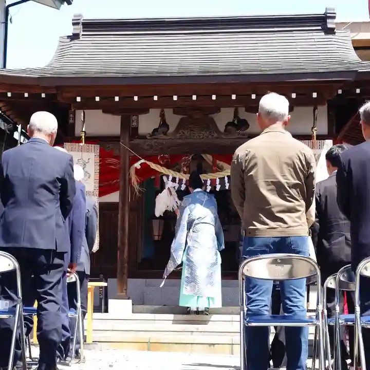 上宮地稲荷神社の{uncategorized: "未分類", other: "その他", undefined: "問題あり", building: "その他建物", grave: "お墓", sacred_gate: "鳥居", guardian: "狛犬", statue: "像", buddha: "仏像", history: "歴史", nature: "自然", garden: "庭園", animal: "動物", pagoda: "塔", temizu: "手水舎", mountain_gate: "山門・神門", sanctuary: "本殿・本堂", subordinate: "末社・摂社", art: "芸術", scenery: "景色", jizo: "地蔵", ema: "絵馬", goshuin: "御朱印", omikuji: "おみくじ", items: "授与品その他", amulet: "お守り", goshuincho: "御朱印帳", eats: "食事", festival: "お祭り", votive_dance: "神楽", shichigosan: "七五三参", wedding: "結婚式", experience: "体験その他", initially: "初詣", around: "周辺", anti_infection: "感染症対策"}