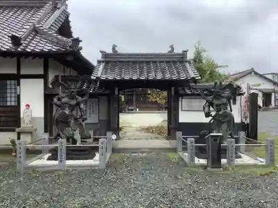 祇園山 徳城寺の山門・神門