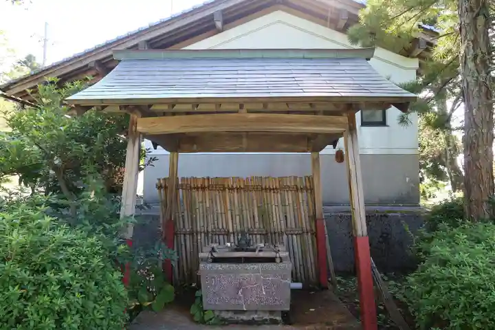 多禰寺の手水舎
