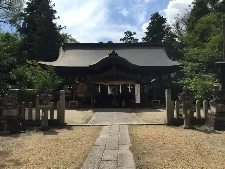 大和神社の本殿・本堂