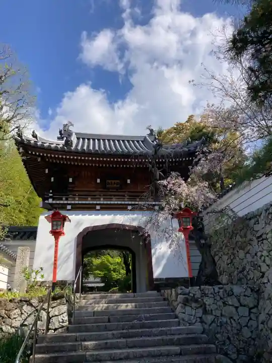 釈迦院の{uncategorized: "未分類", other: "その他", undefined: "問題あり", building: "その他建物", grave: "お墓", sacred_gate: "鳥居", guardian: "狛犬", statue: "像", buddha: "仏像", history: "歴史", nature: "自然", garden: "庭園", animal: "動物", pagoda: "塔", temizu: "手水舎", mountain_gate: "山門・神門", sanctuary: "本殿・本堂", subordinate: "末社・摂社", art: "芸術", scenery: "景色", jizo: "地蔵", ema: "絵馬", goshuin: "御朱印", omikuji: "おみくじ", items: "授与品その他", amulet: "お守り", goshuincho: "御朱印帳", eats: "食事", festival: "お祭り", votive_dance: "神楽", shichigosan: "七五三参", wedding: "結婚式", experience: "体験その他", initially: "初詣", around: "周辺", anti_infection: "感染症対策"}