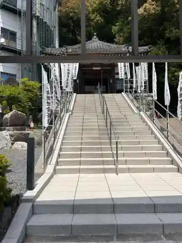 多度観音堂の{uncategorized: "未分類", other: "その他", undefined: "問題あり", building: "その他建物", grave: "お墓", sacred_gate: "鳥居", guardian: "狛犬", statue: "像", buddha: "仏像", history: "歴史", nature: "自然", garden: "庭園", animal: "動物", pagoda: "塔", temizu: "手水舎", mountain_gate: "山門・神門", sanctuary: "本殿・本堂", subordinate: "末社・摂社", art: "芸術", scenery: "景色", jizo: "地蔵", ema: "絵馬", goshuin: "御朱印", omikuji: "おみくじ", items: "授与品その他", amulet: "お守り", goshuincho: "御朱印帳", eats: "食事", festival: "お祭り", votive_dance: "神楽", shichigosan: "七五三参", wedding: "結婚式", experience: "体験その他", initially: "初詣", around: "周辺", anti_infection: "感染症対策"}