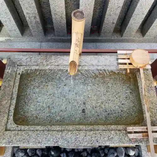 三囲神社（三圍神社）日本橋摂社の手水舎