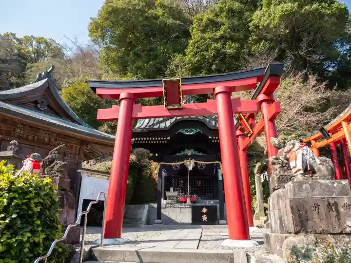 祐徳稲荷神社の{uncategorized: "未分類", other: "その他", undefined: "問題あり", building: "その他建物", grave: "お墓", sacred_gate: "鳥居", guardian: "狛犬", statue: "像", buddha: "仏像", history: "歴史", nature: "自然", garden: "庭園", animal: "動物", pagoda: "塔", temizu: "手水舎", mountain_gate: "山門・神門", sanctuary: "本殿・本堂", subordinate: "末社・摂社", art: "芸術", scenery: "景色", jizo: "地蔵", ema: "絵馬", goshuin: "御朱印", omikuji: "おみくじ", items: "授与品その他", amulet: "お守り", goshuincho: "御朱印帳", eats: "食事", festival: "お祭り", votive_dance: "神楽", shichigosan: "七五三参", wedding: "結婚式", experience: "体験その他", initially: "初詣", around: "周辺", anti_infection: "感染症対策"}