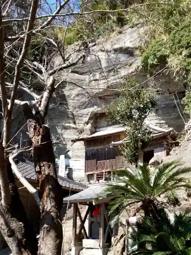 那古寺の末社