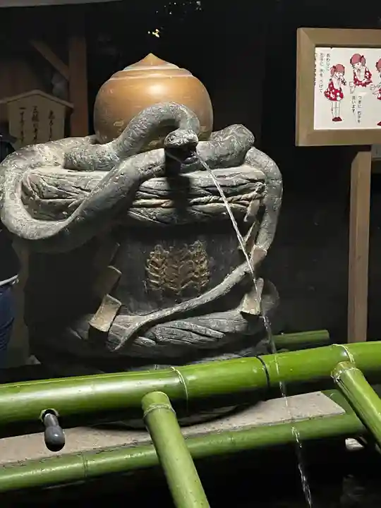大神神社の手水舎
