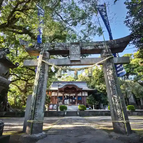 諏訪神社の鳥居