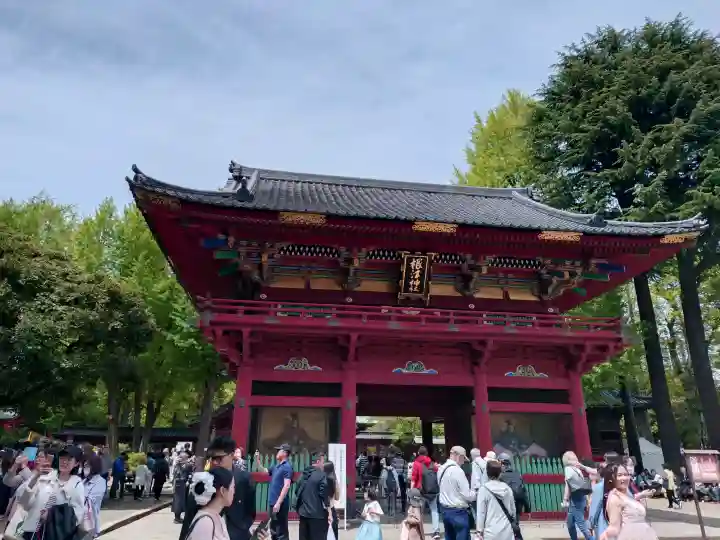 根津神社の{uncategorized: "未分類", other: "その他", undefined: "問題あり", building: "その他建物", grave: "お墓", sacred_gate: "鳥居", guardian: "狛犬", statue: "像", buddha: "仏像", history: "歴史", nature: "自然", garden: "庭園", animal: "動物", pagoda: "塔", temizu: "手水舎", mountain_gate: "山門・神門", sanctuary: "本殿・本堂", subordinate: "末社・摂社", art: "芸術", scenery: "景色", jizo: "地蔵", ema: "絵馬", goshuin: "御朱印", omikuji: "おみくじ", items: "授与品その他", amulet: "お守り", goshuincho: "御朱印帳", eats: "食事", festival: "お祭り", votive_dance: "神楽", shichigosan: "七五三参", wedding: "結婚式", experience: "体験その他", initially: "初詣", around: "周辺", anti_infection: "感染症対策"}
