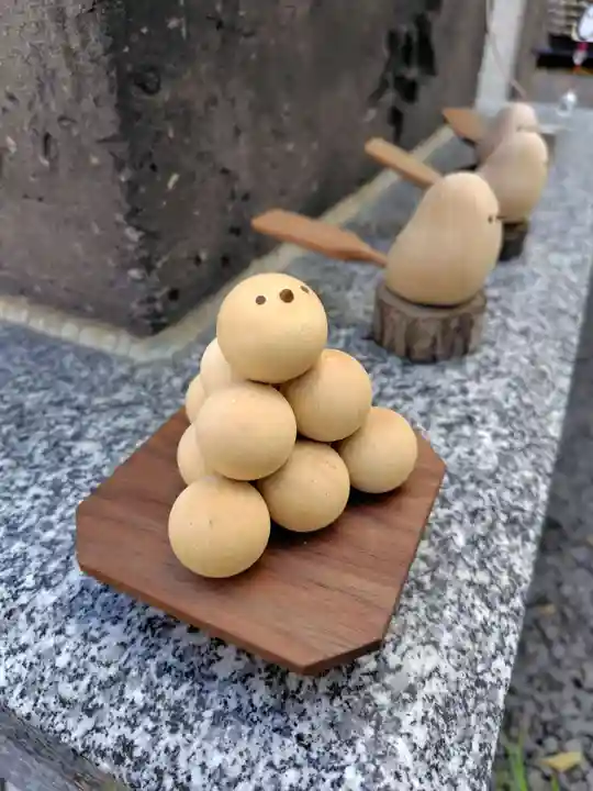 札幌諏訪神社の像