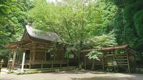 国造神社の本殿