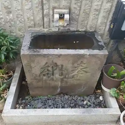 亀塚稲荷神社の手水舎