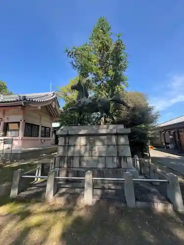 大神神社（花池）の狛犬