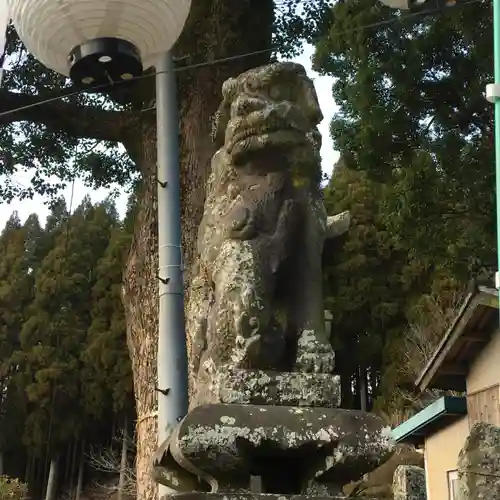 大津山阿蘇神社の狛犬