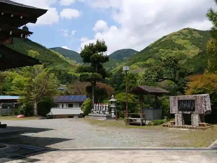 龍王寺の建物その他