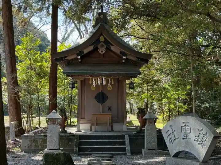 岐阜護國神社の{uncategorized: "未分類", other: "その他", undefined: "問題あり", building: "その他建物", grave: "お墓", sacred_gate: "鳥居", guardian: "狛犬", statue: "像", buddha: "仏像", history: "歴史", nature: "自然", garden: "庭園", animal: "動物", pagoda: "塔", temizu: "手水舎", mountain_gate: "山門・神門", sanctuary: "本殿・本堂", subordinate: "末社・摂社", art: "芸術", scenery: "景色", jizo: "地蔵", ema: "絵馬", goshuin: "御朱印", omikuji: "おみくじ", items: "授与品その他", amulet: "お守り", goshuincho: "御朱印帳", eats: "食事", festival: "お祭り", votive_dance: "神楽", shichigosan: "七五三参", wedding: "結婚式", experience: "体験その他", initially: "初詣", around: "周辺", anti_infection: "感染症対策"}