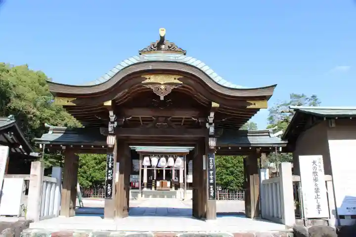 城山八幡宮の山門・神門