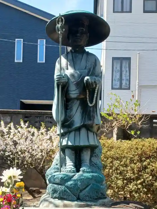 光明寺の{uncategorized: "未分類", other: "その他", undefined: "問題あり", building: "その他建物", grave: "お墓", sacred_gate: "鳥居", guardian: "狛犬", statue: "像", buddha: "仏像", history: "歴史", nature: "自然", garden: "庭園", animal: "動物", pagoda: "塔", temizu: "手水舎", mountain_gate: "山門・神門", sanctuary: "本殿・本堂", subordinate: "末社・摂社", art: "芸術", scenery: "景色", jizo: "地蔵", ema: "絵馬", goshuin: "御朱印", omikuji: "おみくじ", items: "授与品その他", amulet: "お守り", goshuincho: "御朱印帳", eats: "食事", festival: "お祭り", votive_dance: "神楽", shichigosan: "七五三参", wedding: "結婚式", experience: "体験その他", initially: "初詣", around: "周辺", anti_infection: "感染症対策"}