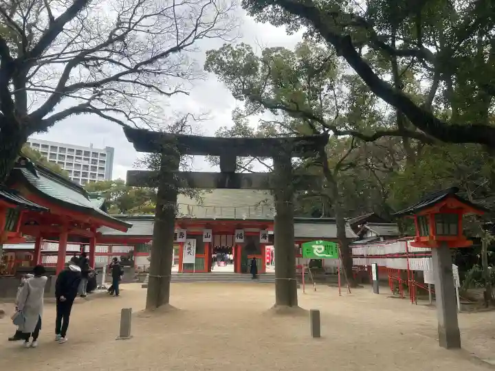 住吉神社の{uncategorized: "未分類", other: "その他", undefined: "問題あり", building: "その他建物", grave: "お墓", sacred_gate: "鳥居", guardian: "狛犬", statue: "像", buddha: "仏像", history: "歴史", nature: "自然", garden: "庭園", animal: "動物", pagoda: "塔", temizu: "手水舎", mountain_gate: "山門・神門", sanctuary: "本殿・本堂", subordinate: "末社・摂社", art: "芸術", scenery: "景色", jizo: "地蔵", ema: "絵馬", goshuin: "御朱印", omikuji: "おみくじ", items: "授与品その他", amulet: "お守り", goshuincho: "御朱印帳", eats: "食事", festival: "お祭り", votive_dance: "神楽", shichigosan: "七五三参", wedding: "結婚式", experience: "体験その他", initially: "初詣", around: "周辺", anti_infection: "感染症対策"}
