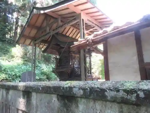 手白神社の本殿