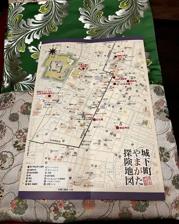 里之宮 湯殿山神社の{uncategorized: "未分類", other: "その他", undefined: "問題あり", building: "その他建物", grave: "お墓", sacred_gate: "鳥居", guardian: "狛犬", statue: "像", buddha: "仏像", history: "歴史", nature: "自然", garden: "庭園", animal: "動物", pagoda: "塔", temizu: "手水舎", mountain_gate: "山門・神門", sanctuary: "本殿・本堂", subordinate: "末社・摂社", art: "芸術", scenery: "景色", jizo: "地蔵", ema: "絵馬", goshuin: "御朱印", omikuji: "おみくじ", items: "授与品その他", amulet: "お守り", goshuincho: "御朱印帳", eats: "食事", festival: "お祭り", votive_dance: "神楽", shichigosan: "七五三参", wedding: "結婚式", experience: "体験その他", initially: "初詣", around: "周辺", anti_infection: "感染症対策"}