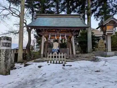 諏訪大社上社前宮の手水舎