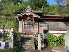 光真寺の本殿