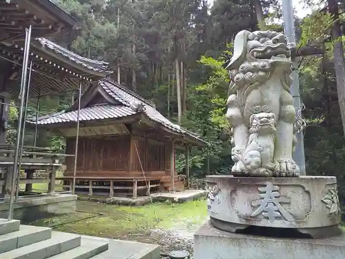 中野神社の狛犬