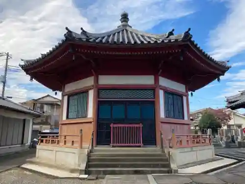 新光寺の本殿・本堂