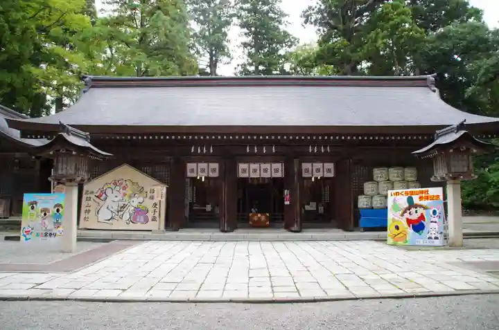 雄山神社前立社壇の本殿・本堂