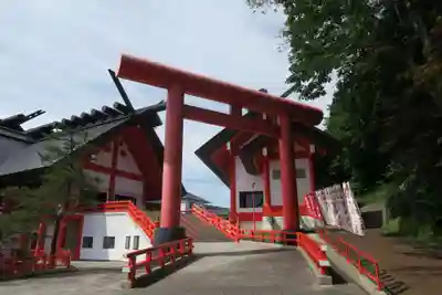 宝徳山稲荷大社(新潟県)