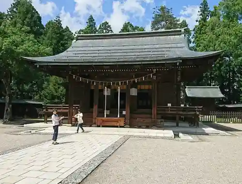 上杉神社の本殿・本堂