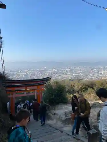 伏見稲荷大社の{uncategorized: "未分類", other: "その他", undefined: "問題あり", building: "その他建物", grave: "お墓", sacred_gate: "鳥居", guardian: "狛犬", statue: "像", buddha: "仏像", history: "歴史", nature: "自然", garden: "庭園", animal: "動物", pagoda: "塔", temizu: "手水舎", mountain_gate: "山門・神門", sanctuary: "本殿・本堂", subordinate: "末社・摂社", art: "芸術", scenery: "景色", jizo: "地蔵", ema: "絵馬", goshuin: "御朱印", omikuji: "おみくじ", items: "授与品その他", amulet: "お守り", goshuincho: "御朱印帳", eats: "食事", festival: "お祭り", votive_dance: "神楽", shichigosan: "七五三参", wedding: "結婚式", experience: "体験その他", initially: "初詣", around: "周辺", anti_infection: "感染症対策"}