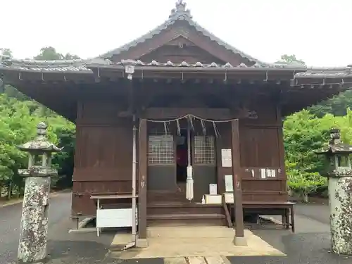 国片主神社の本殿・本堂