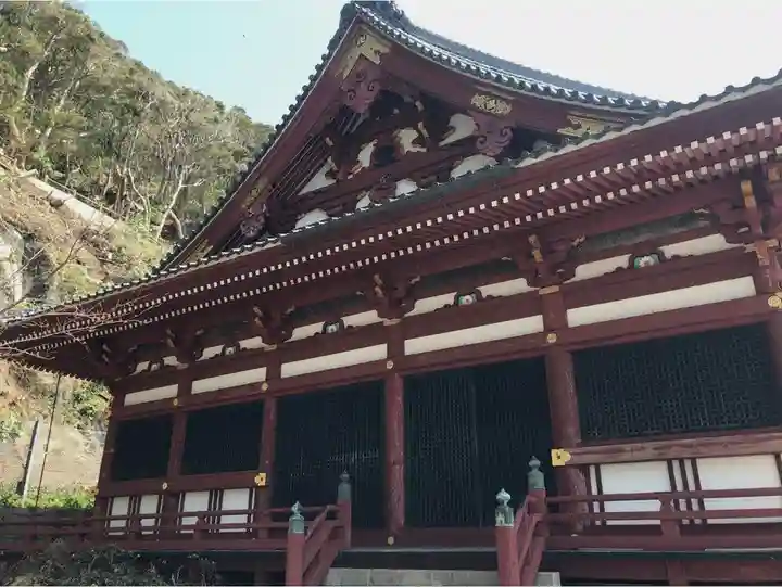 那古寺の本殿・本堂