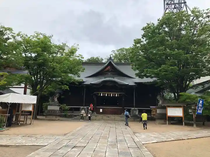 四柱神社の本殿・本堂