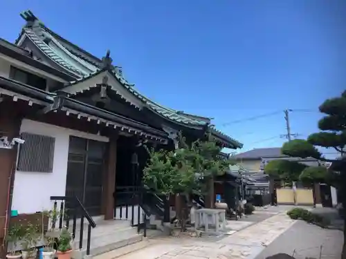 京善寺の本殿