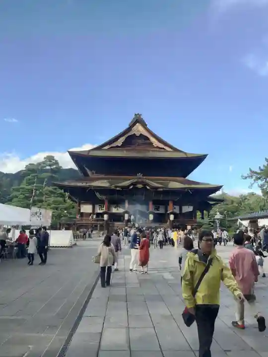 善光寺の本殿・本堂