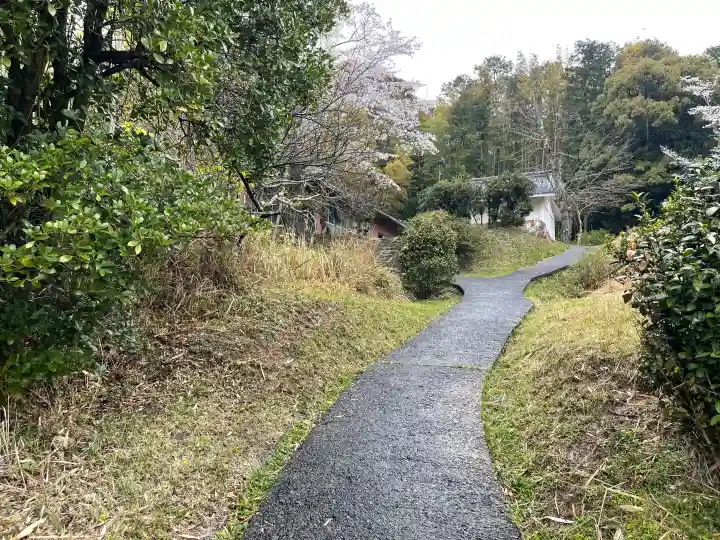 光善寺の{uncategorized: "未分類", other: "その他", undefined: "問題あり", building: "その他建物", grave: "お墓", sacred_gate: "鳥居", guardian: "狛犬", statue: "像", buddha: "仏像", history: "歴史", nature: "自然", garden: "庭園", animal: "動物", pagoda: "塔", temizu: "手水舎", mountain_gate: "山門・神門", sanctuary: "本殿・本堂", subordinate: "末社・摂社", art: "芸術", scenery: "景色", jizo: "地蔵", ema: "絵馬", goshuin: "御朱印", omikuji: "おみくじ", items: "授与品その他", amulet: "お守り", goshuincho: "御朱印帳", eats: "食事", festival: "お祭り", votive_dance: "神楽", shichigosan: "七五三参", wedding: "結婚式", experience: "体験その他", initially: "初詣", around: "周辺", anti_infection: "感染症対策"}