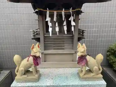 稲荷神社の{uncategorized: "未分類", other: "その他", undefined: "問題あり", building: "その他建物", grave: "お墓", sacred_gate: "鳥居", guardian: "狛犬", statue: "像", buddha: "仏像", history: "歴史", nature: "自然", garden: "庭園", animal: "動物", pagoda: "塔", temizu: "手水舎", mountain_gate: "山門・神門", sanctuary: "本殿・本堂", subordinate: "末社・摂社", art: "芸術", scenery: "景色", jizo: "地蔵", ema: "絵馬", goshuin: "御朱印", omikuji: "おみくじ", items: "授与品その他", amulet: "お守り", goshuincho: "御朱印帳", eats: "食事", festival: "お祭り", votive_dance: "神楽", shichigosan: "七五三参", wedding: "結婚式", experience: "体験その他", initially: "初詣", around: "周辺", anti_infection: "感染症対策"}