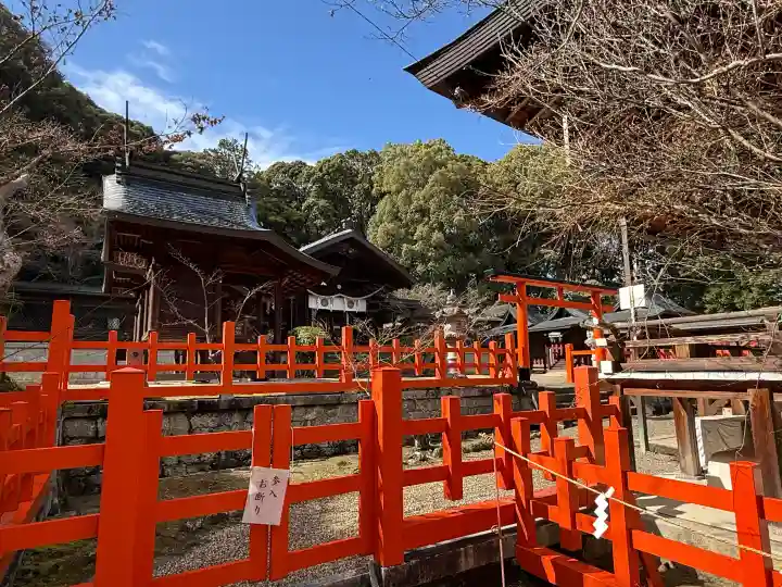 龍田大社の{uncategorized: "未分類", other: "その他", undefined: "問題あり", building: "その他建物", grave: "お墓", sacred_gate: "鳥居", guardian: "狛犬", statue: "像", buddha: "仏像", history: "歴史", nature: "自然", garden: "庭園", animal: "動物", pagoda: "塔", temizu: "手水舎", mountain_gate: "山門・神門", sanctuary: "本殿・本堂", subordinate: "末社・摂社", art: "芸術", scenery: "景色", jizo: "地蔵", ema: "絵馬", goshuin: "御朱印", omikuji: "おみくじ", items: "授与品その他", amulet: "お守り", goshuincho: "御朱印帳", eats: "食事", festival: "お祭り", votive_dance: "神楽", shichigosan: "七五三参", wedding: "結婚式", experience: "体験その他", initially: "初詣", around: "周辺", anti_infection: "感染症対策"}