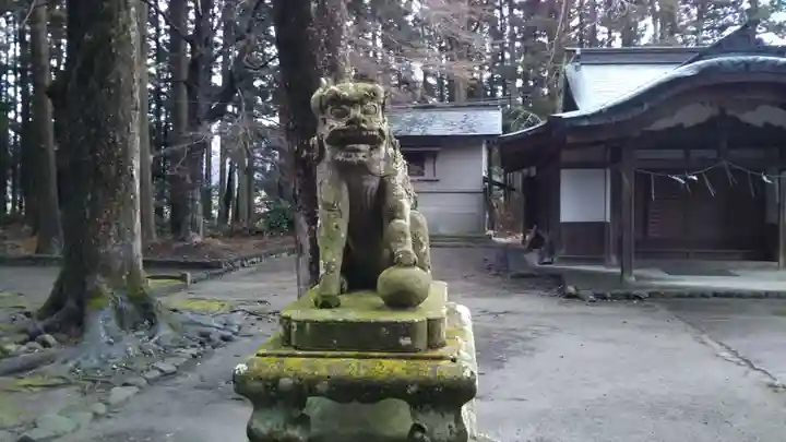 都々古別神社(八槻)の狛犬