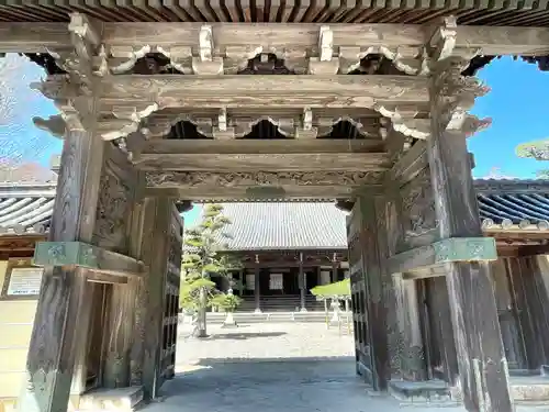 本誓寺(東本誓寺)の山門