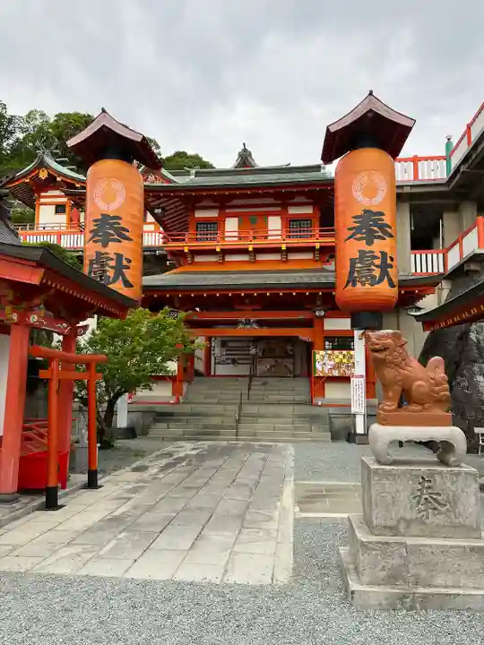 高橋稲荷神社の山門・神門